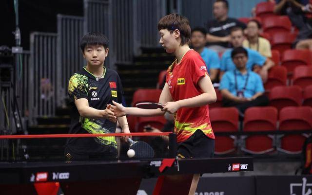乒乓球总决赛:女双4强出炉!陈梦会师孙颖莎,世界第一爆冷输球